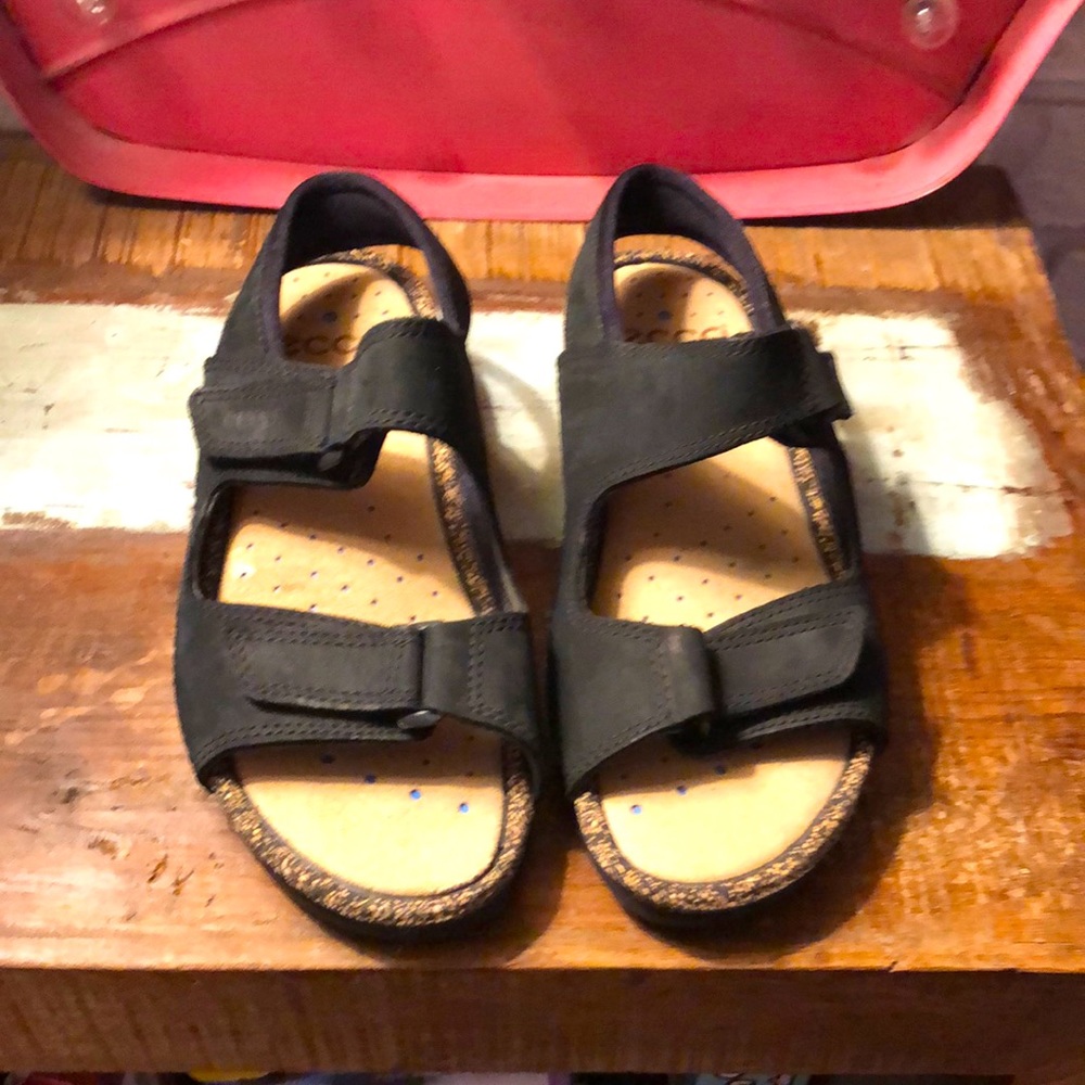 Ecco shock point walking shoes